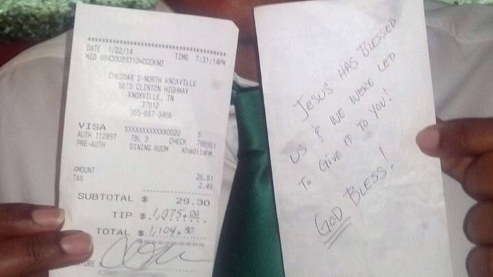 Waitress Received A Huge 1 075 Tip