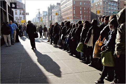 ipad 2 lines outside apple store