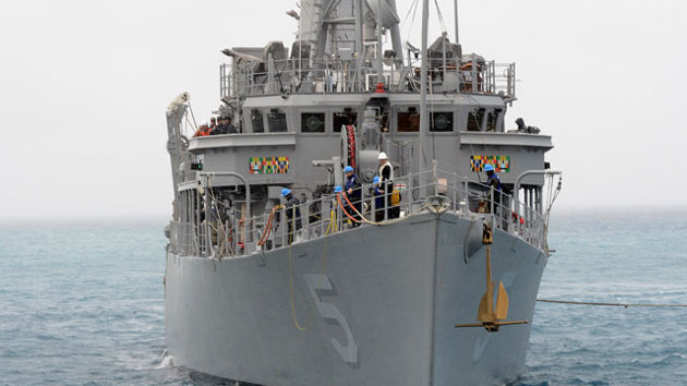 us navy ship runs aground