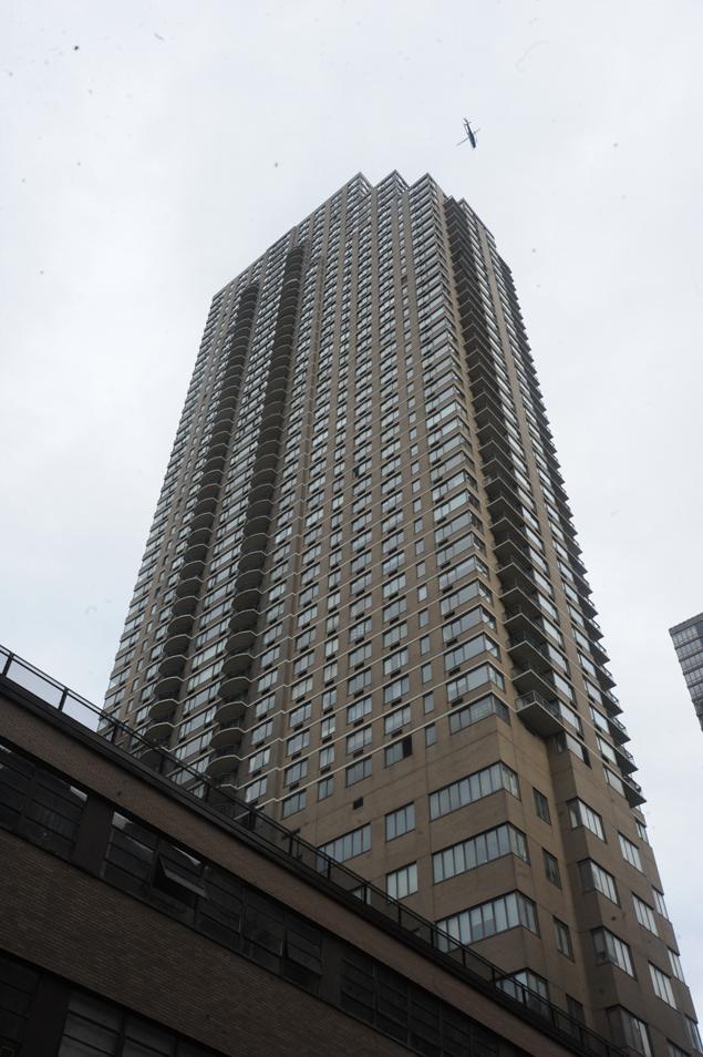 new-york-man-jumps-building-son-2